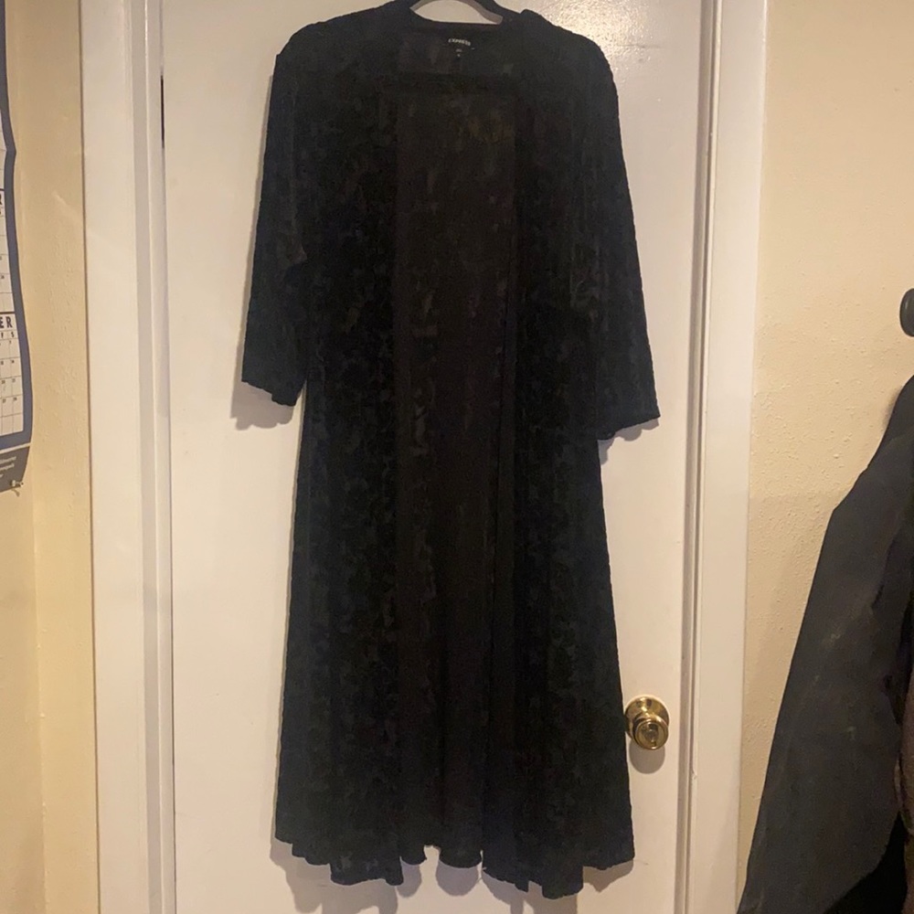 Elegant Black Express Duster